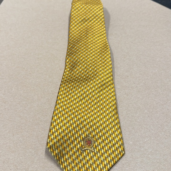 Vintage Tommy Hilfiger gold and yellow pattern tie - Picture 2 of 4